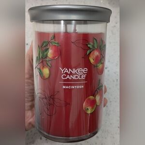 Yankee Candle Macintosh Red Jar